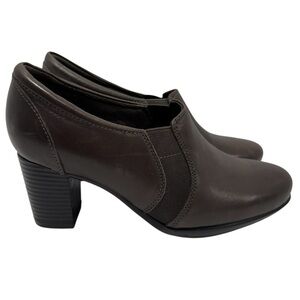 Clarks Leather Heeled Booties Sz 7 Grey Slip On Shoes Office Classic Classy VGUC
